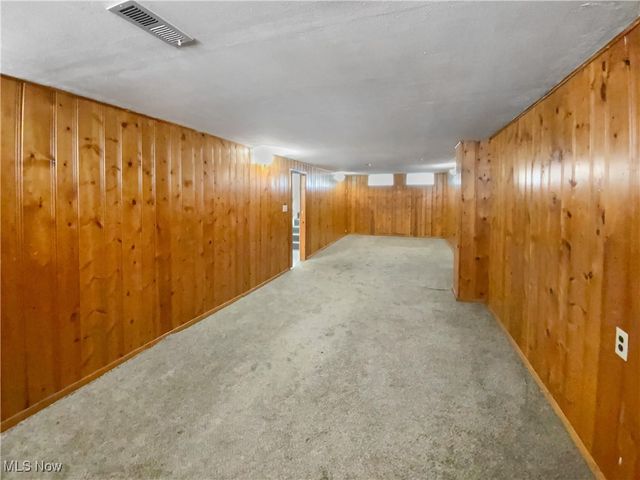 1297 E Miner Road, Mayfield Heights, OH 44124