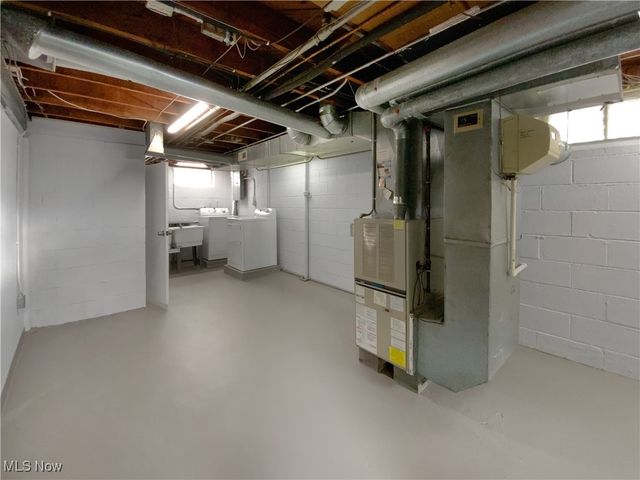 1297 E Miner Road, Mayfield Heights, OH 44124