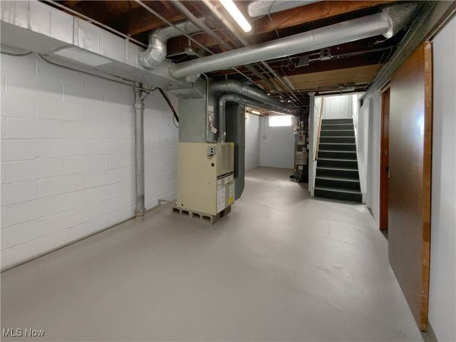 1297 E Miner Road, Mayfield Heights, OH 44124