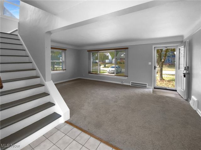 1297 E Miner Road, Mayfield Heights, OH 44124