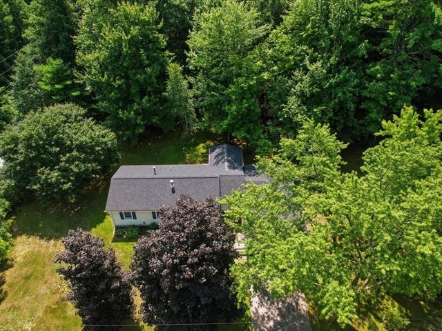 638 Nottingham Drive, Georgia, VT 05468