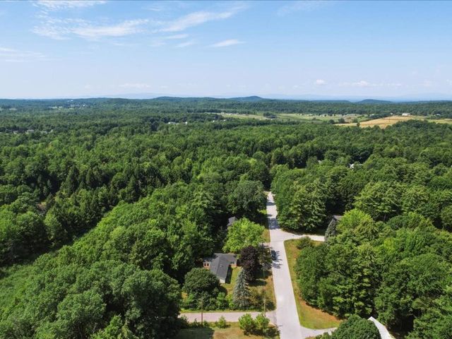 638 Nottingham Drive, Georgia, VT 05468