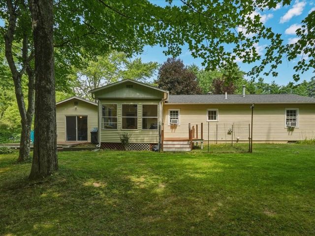 638 Nottingham Drive, Georgia, VT 05468