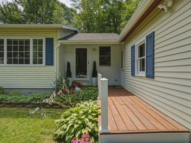 638 Nottingham Drive, Georgia, VT 05468