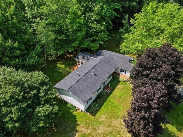 638 Nottingham Drive, Georgia, VT 05468
