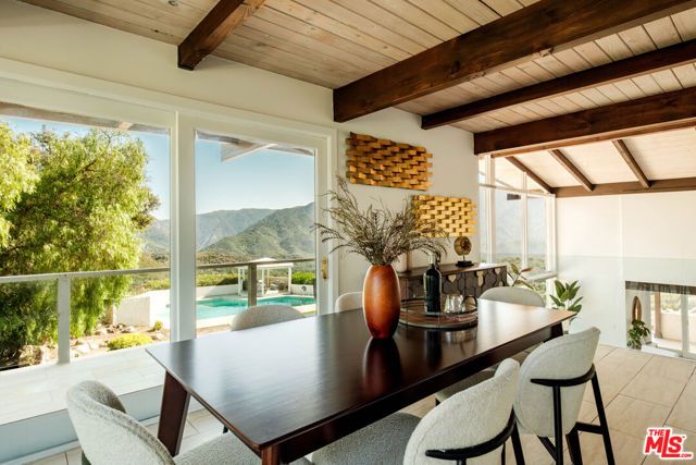 26094 Mulholland Highway, Calabasas, CA 91302