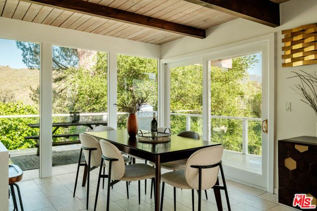 26094 Mulholland Highway, Calabasas, CA 91302