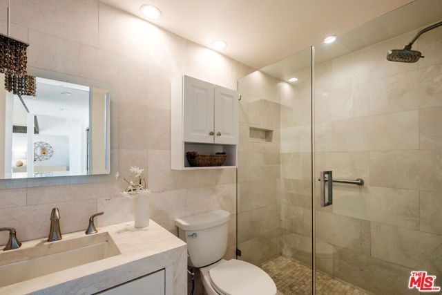 26094 Mulholland Highway, Calabasas, CA 91302