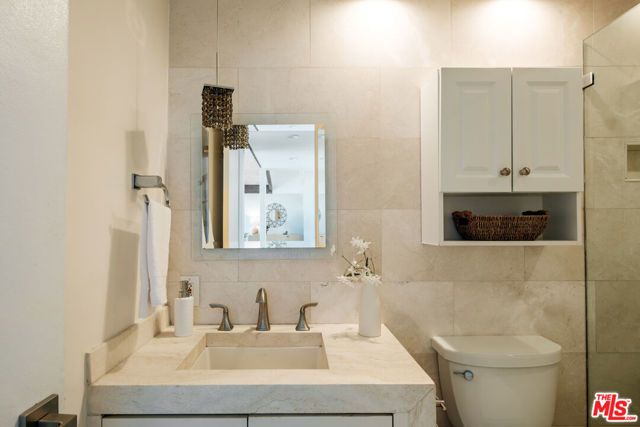 26094 Mulholland Highway, Calabasas, CA 91302