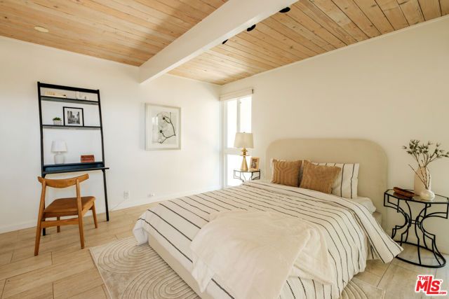 26094 Mulholland Highway, Calabasas, CA 91302