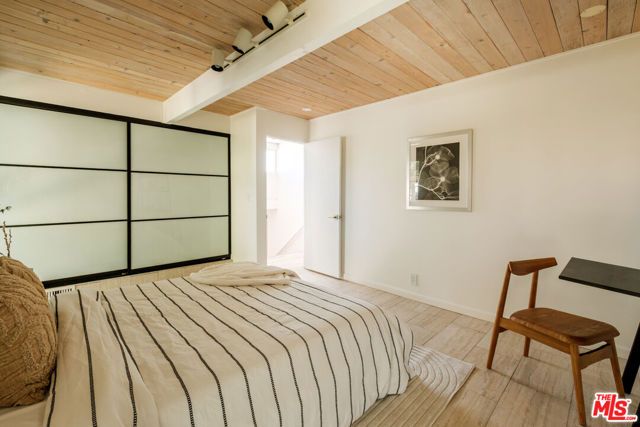 26094 Mulholland Highway, Calabasas, CA 91302