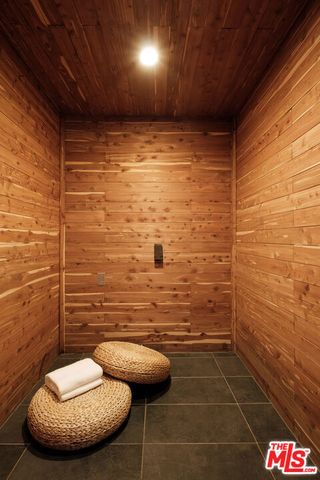 26094 Mulholland Highway, Calabasas, CA 91302