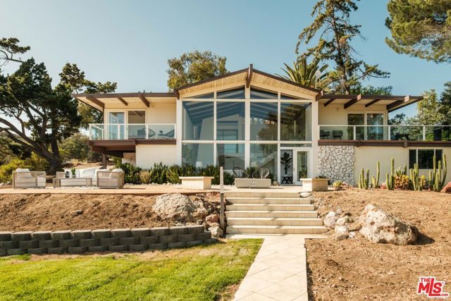 26094 Mulholland Highway, Calabasas, CA 91302