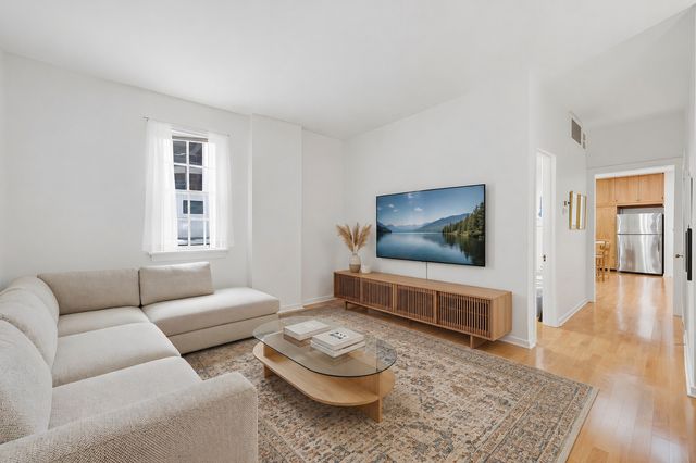 232 E Walton Place 3E, Chicago, IL 60611