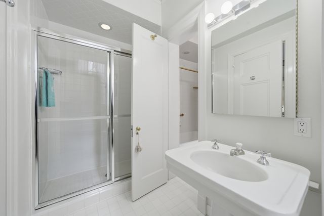 232 E Walton Place 3E, Chicago, IL 60611