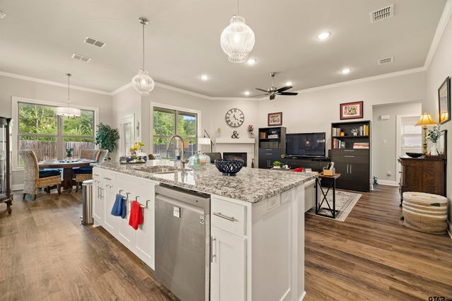 115 Amanda Ave., Bullard, TX 75757