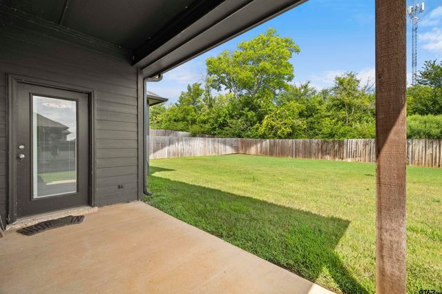 115 Amanda Ave., Bullard, TX 75757