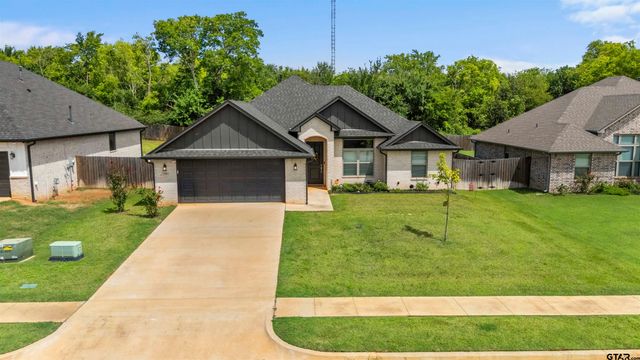 115 Amanda Ave., Bullard, TX 75757
