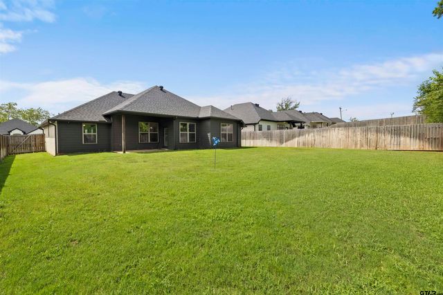 115 Amanda Ave., Bullard, TX 75757