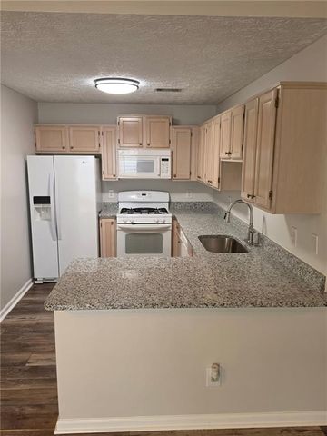 2736 Highland Ridge NW, Kennesaw, GA 30152