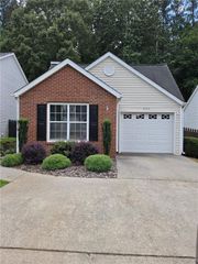 2736 Highland Ridge NW, Kennesaw, GA 30152