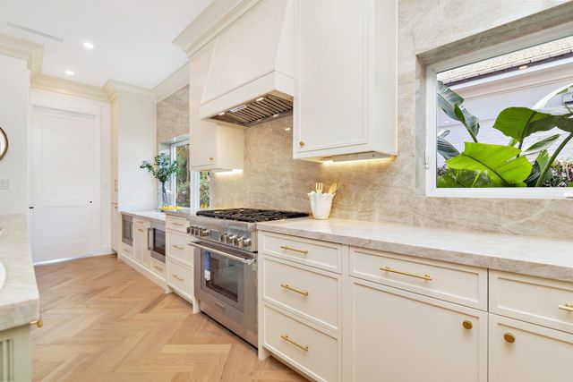 110 Greenwood Drive, West Palm Beach, FL 33405