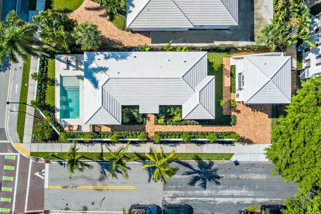 110 Greenwood Drive, West Palm Beach, FL 33405