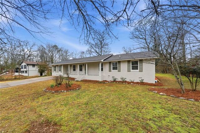 6122 Hillpine Drive, Douglasville, GA 30135