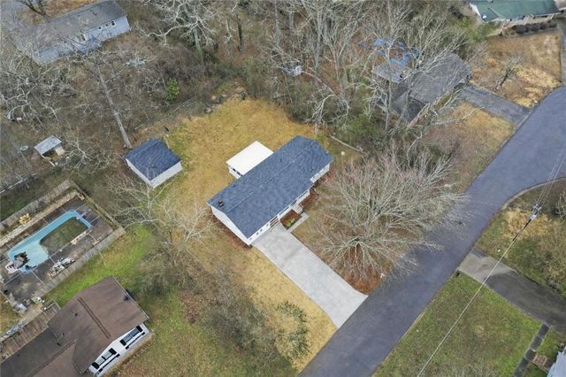 6122 Hillpine Drive, Douglasville, GA 30135