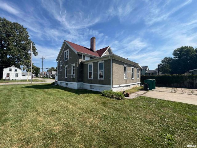 584 E SOUTH Street, Galesburg, IL 61401