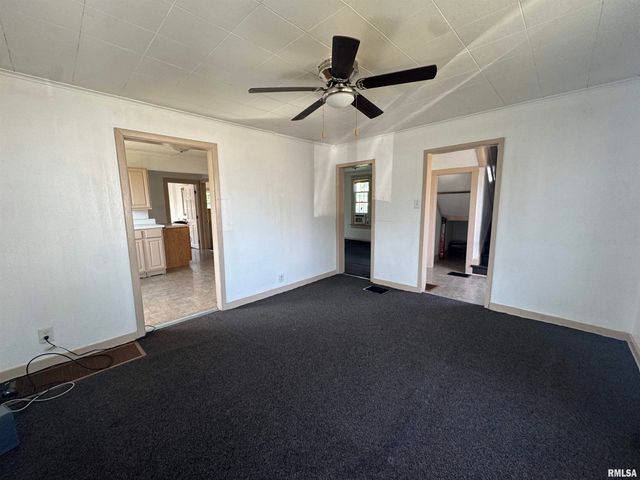 584 E SOUTH Street, Galesburg, IL 61401