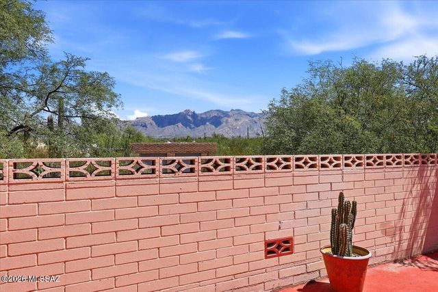 2631 E Prince Road, Tucson, AZ 85716