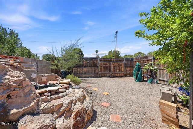 2631 E Prince Road, Tucson, AZ 85716