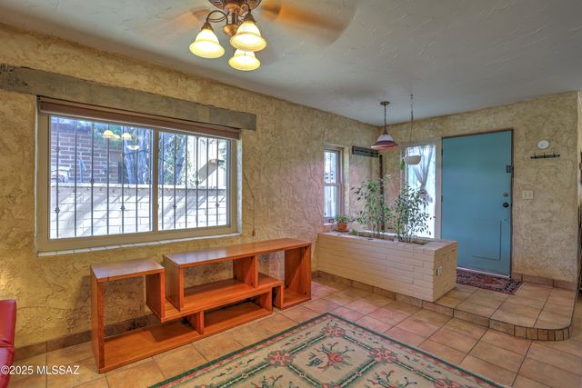 2631 E Prince Road, Tucson, AZ 85716