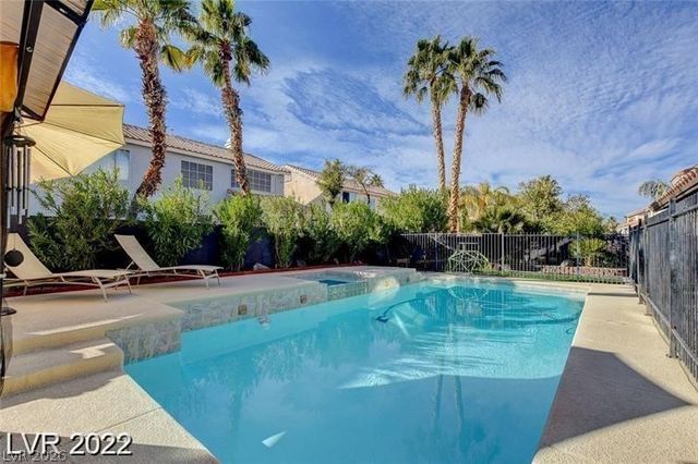 7 Old Lake Circle, Henderson, NV 89074