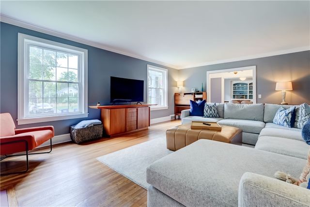 190 Saint Johns Court, Canandaigua City, NY 14424