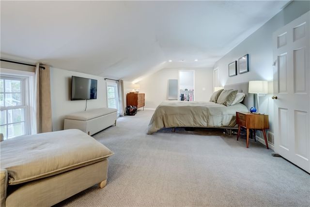 190 Saint Johns Court, Canandaigua City, NY 14424