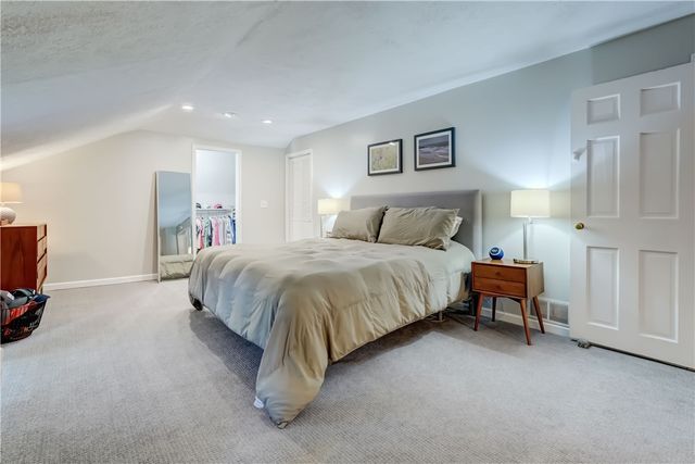 190 Saint Johns Court, Canandaigua City, NY 14424