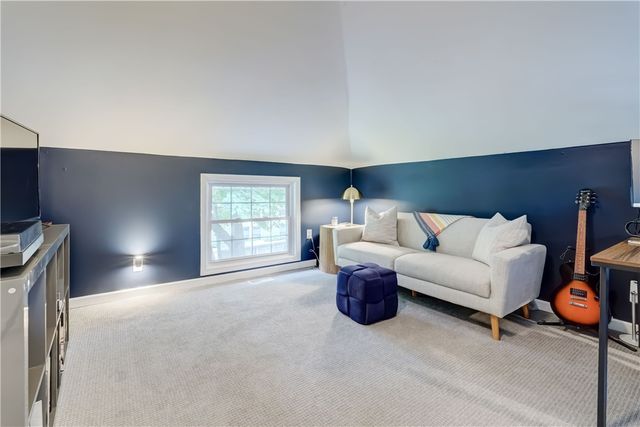 190 Saint Johns Court, Canandaigua City, NY 14424