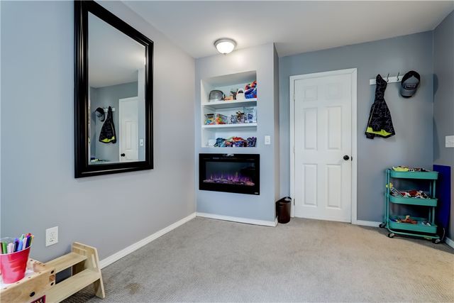 190 Saint Johns Court, Canandaigua City, NY 14424