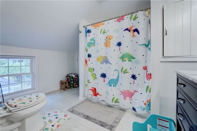 190 Saint Johns Court, Canandaigua City, NY 14424