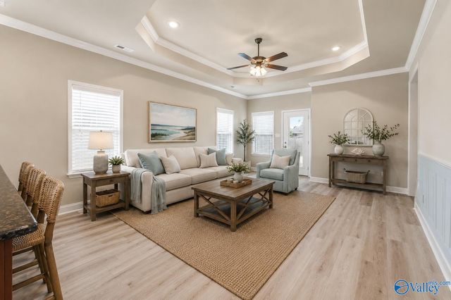 428 E Mossyleaf Drive SW, Huntsville, AL 35824