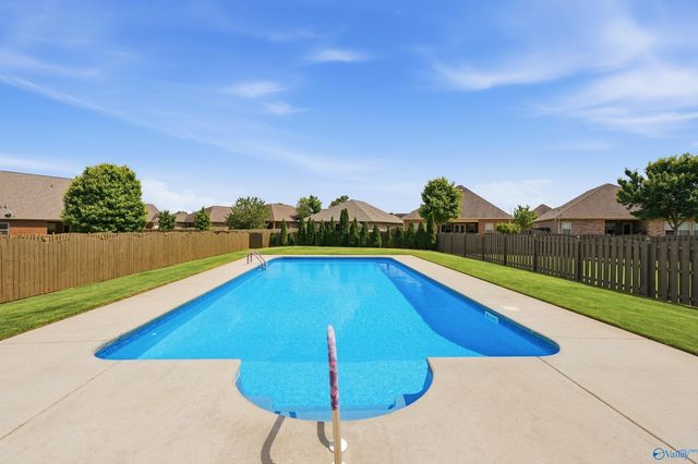 428 E Mossyleaf Drive SW, Huntsville, AL 35824