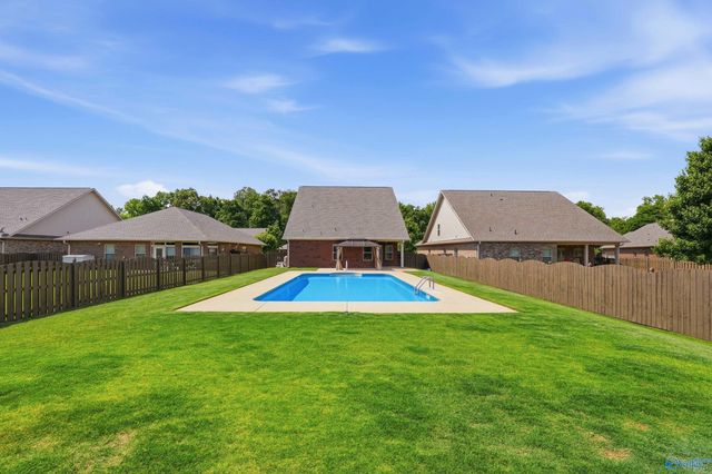 428 E Mossyleaf Drive SW, Huntsville, AL 35824