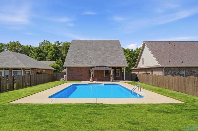 428 E Mossyleaf Drive SW, Huntsville, AL 35824