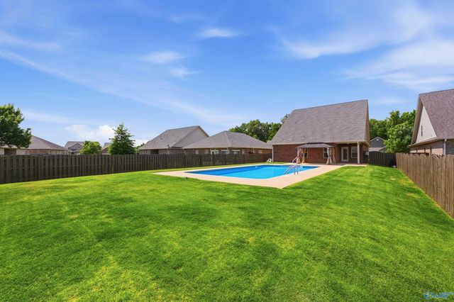 428 E Mossyleaf Drive SW, Huntsville, AL 35824