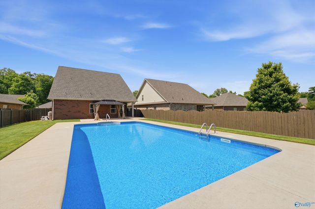 428 E Mossyleaf Drive SW, Huntsville, AL 35824