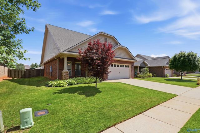428 E Mossyleaf Drive SW, Huntsville, AL 35824