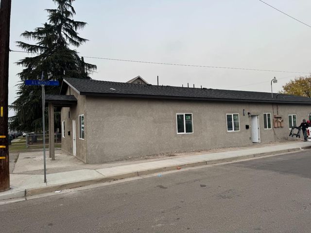 1240 J Street, Sanger, CA 93657