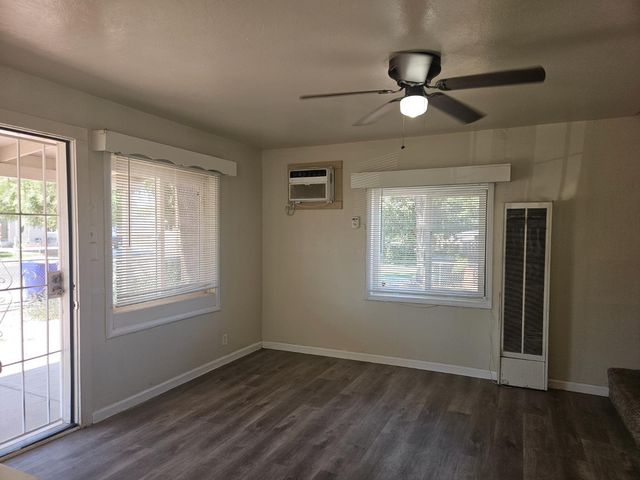 1240 J Street, Sanger, CA 93657